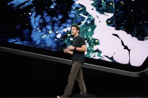 Quem é John Ternus Conheça o engenheiro de 50 anos que pode substituir Tim Cook na Apple