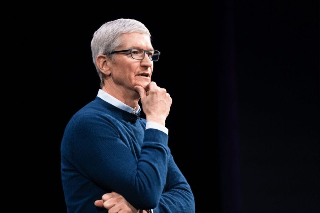 Tim Cook, CEO da Apple desde 2011, sinalizou desejo de reduzir carga de trabalho