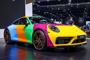 e-Ink Porsche registra patente de tinta digital que muda de cor com um click