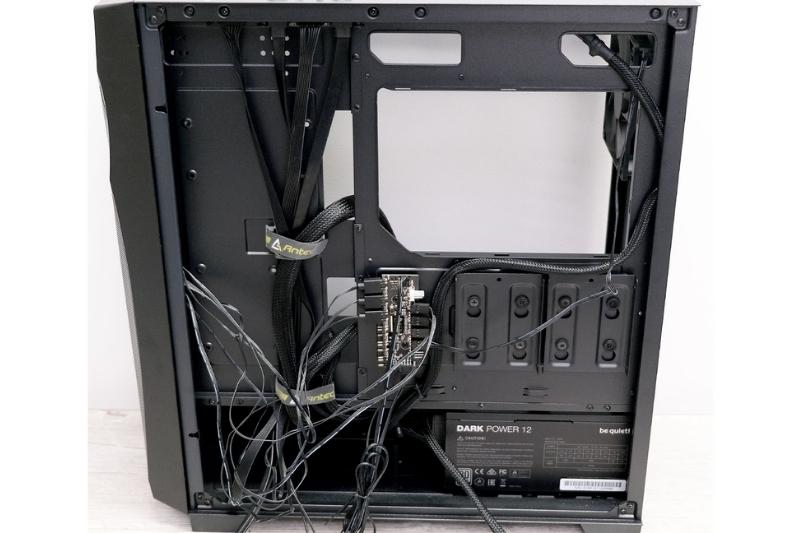 organização de cabos pc